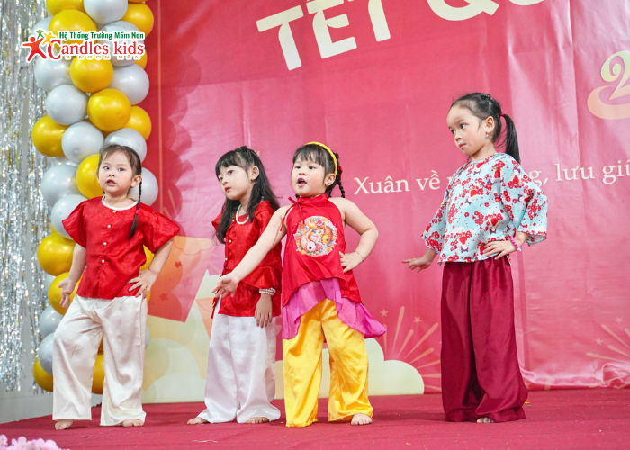 1001 KHOẢNH KHẮC “TAN CHẢY” CỦA CÁC NGHỆ SĨ NHÍ tại Lễ hội “Tết quê – Xuân phố” | Candles Kids – Cơ sở 2